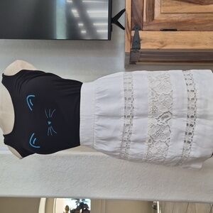 Loft, Crochet floral Design, Skirt Sz 2/Small